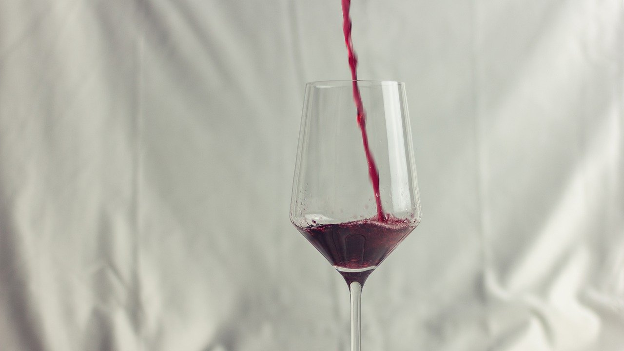 Что подарить любителю вина